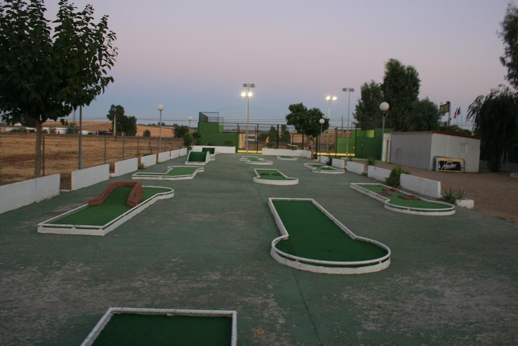 Camping Carlos III La Carlota Luaran gambar