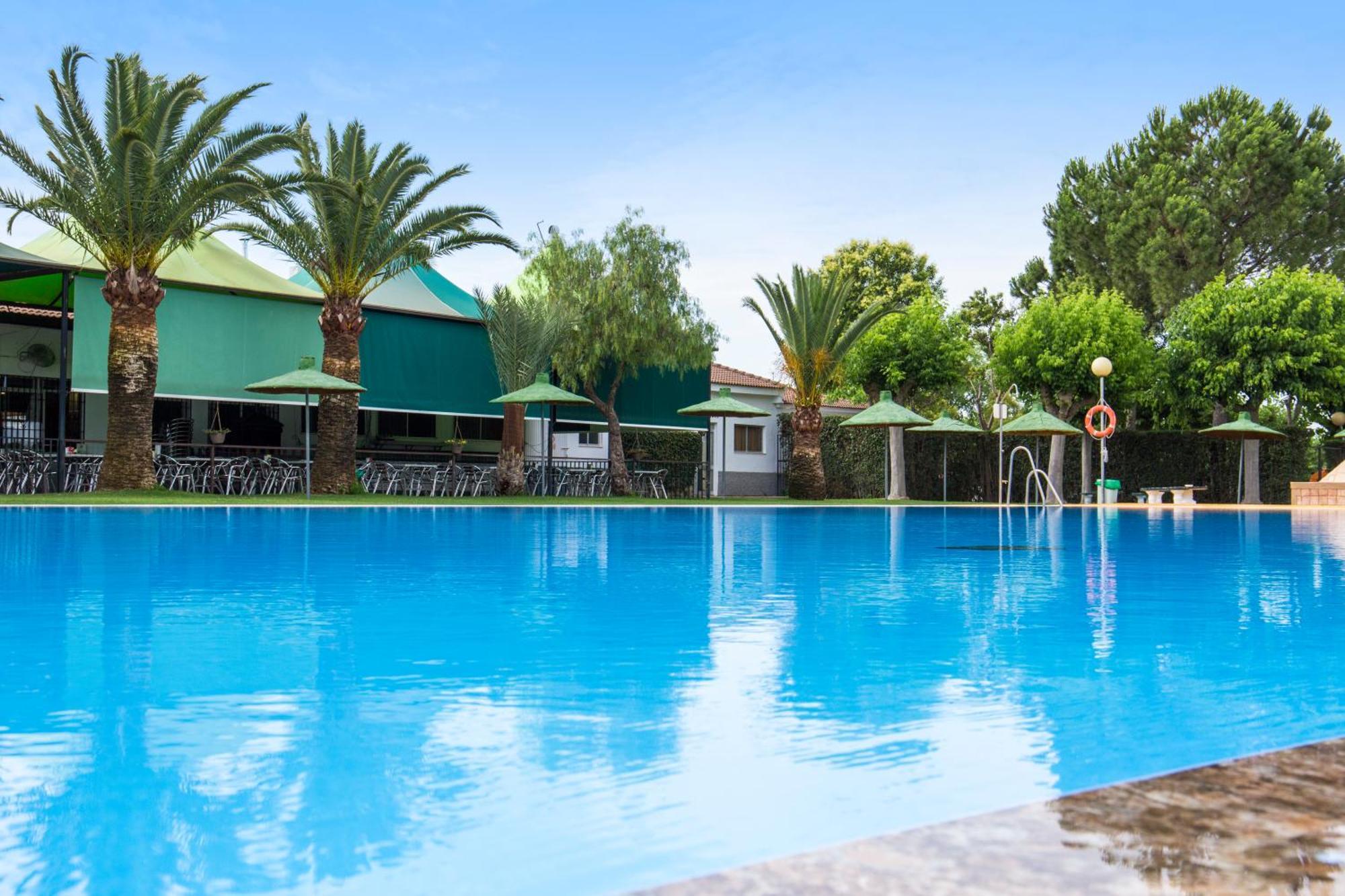 Camping Carlos III La Carlota Luaran gambar